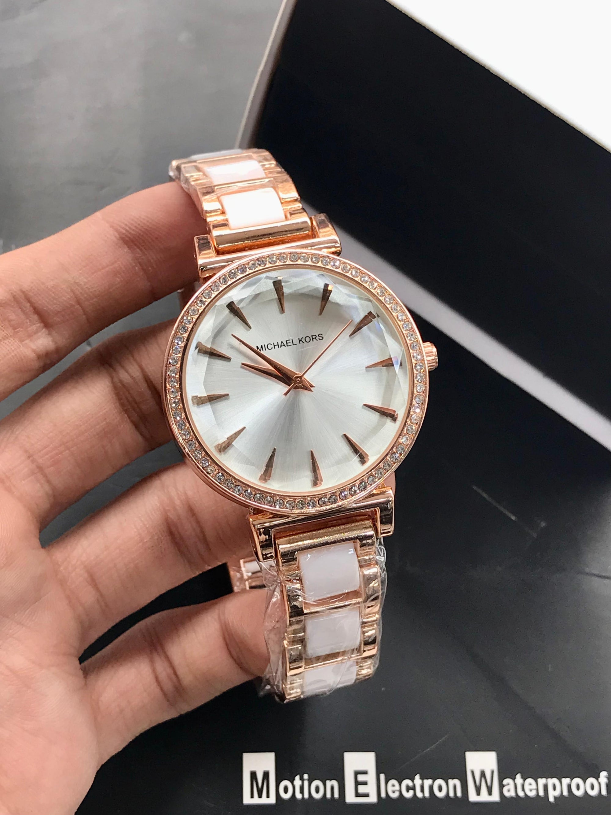 Michael Kors Parker Women’s Watch Rose Gold & off-white Dial